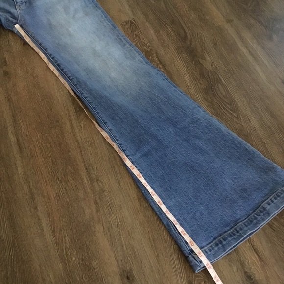 Rolla's Eastcoast Flare Jeans in Karen Blue - Picture 16 of 16
